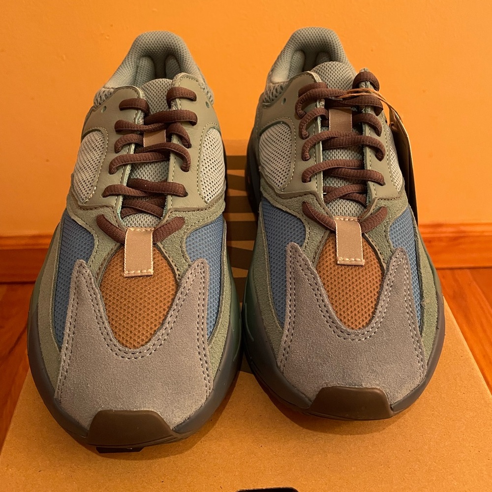 Yeezy Boost 700 ‘Faded Azure’ Size 6 1/2